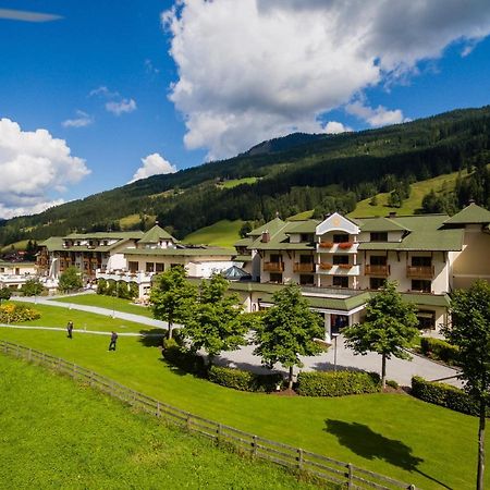Robinson Amade Hotell Kleinarl Exteriör bild